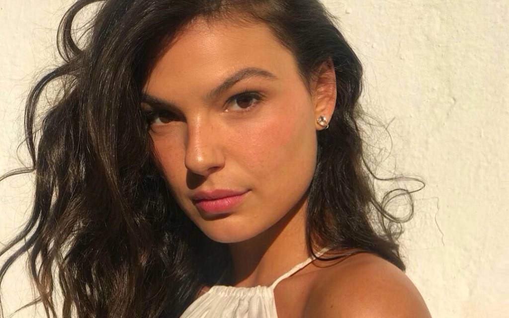 Isis Valverde posta foto com Rael pela primeira vez – e ele é uma fofura