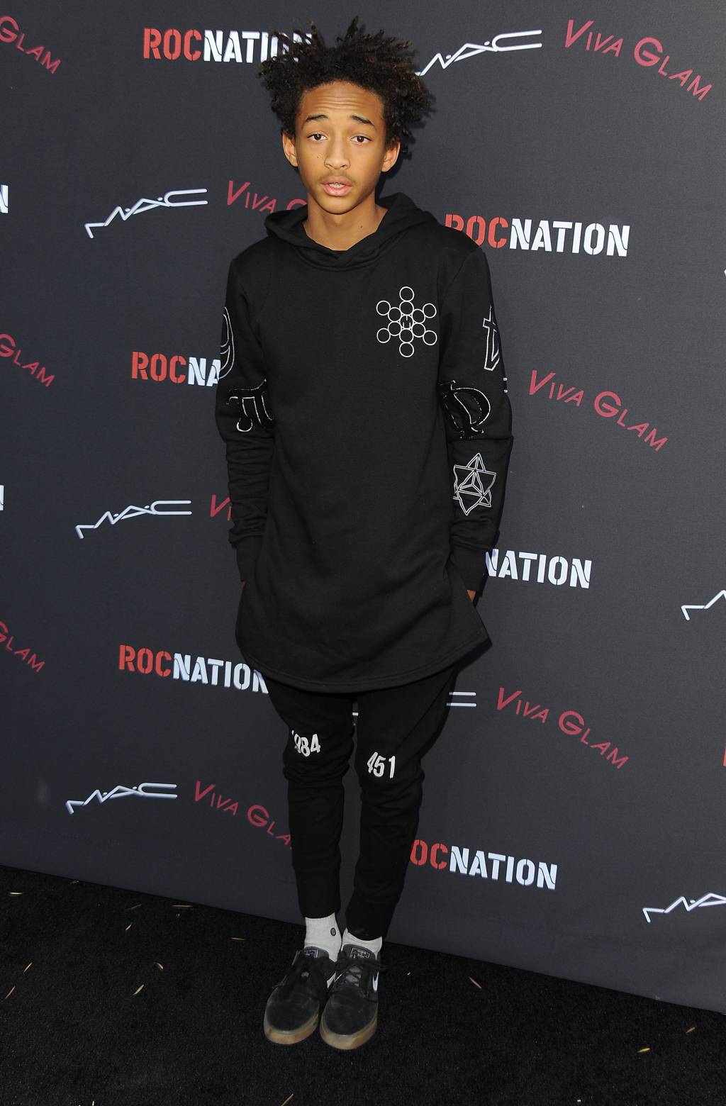 Jaden Smith sobre usar vestidos: “não são roupas de menina, são roupas”