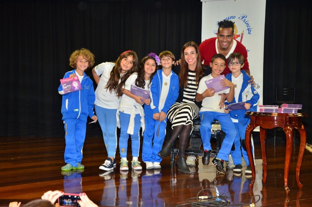 Jairzinho lança livro infantil em Guarulhos