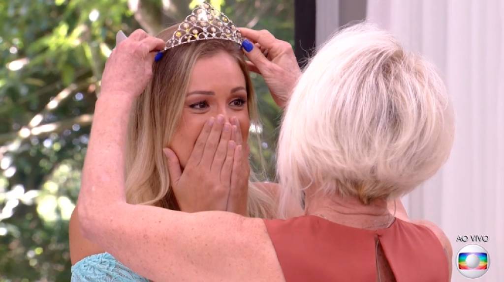 Jéssica do BBB18 é coroada por Ana Maria Braga no ‘Mais Você’