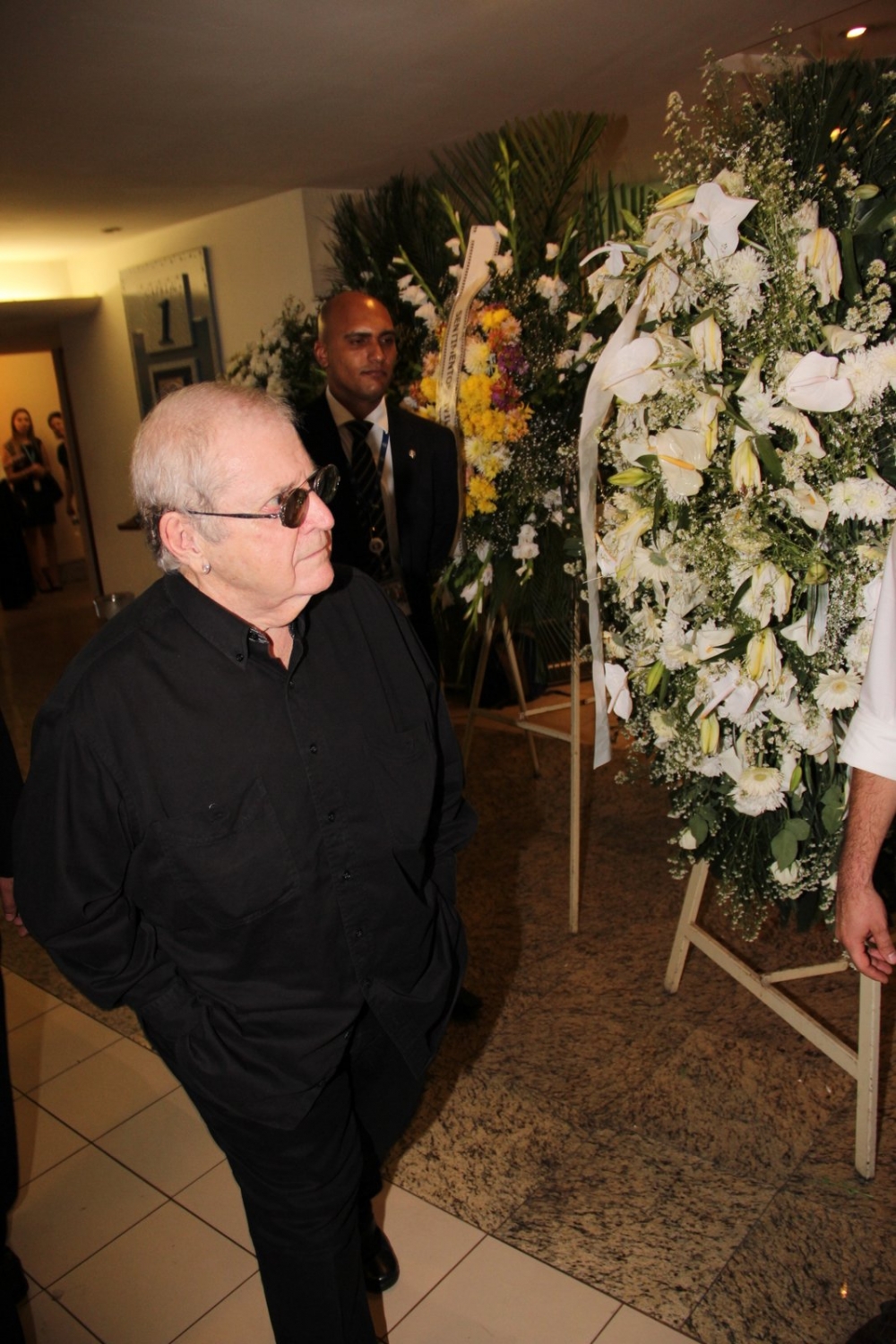 Corpo do filho de Jô Soares, Rafael Soares, é velado no Rio de Janeiro