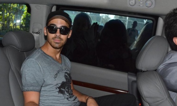 Joe Jonas causa alvoroço em São Paulo Joe Jonas causa alvoroço em São Paulo