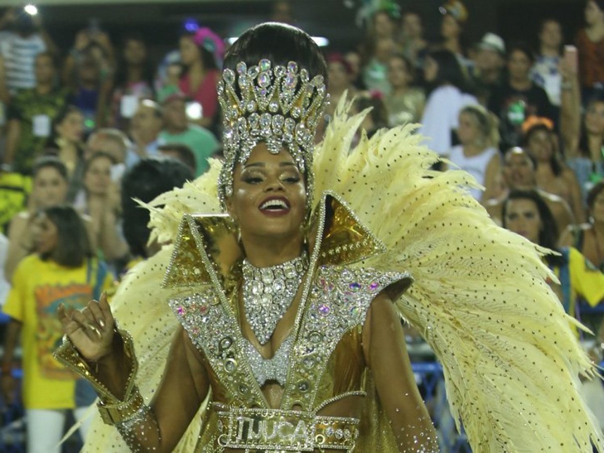 Carnaval 2017: looks das famosas na Sapucaí | CLAUDIA