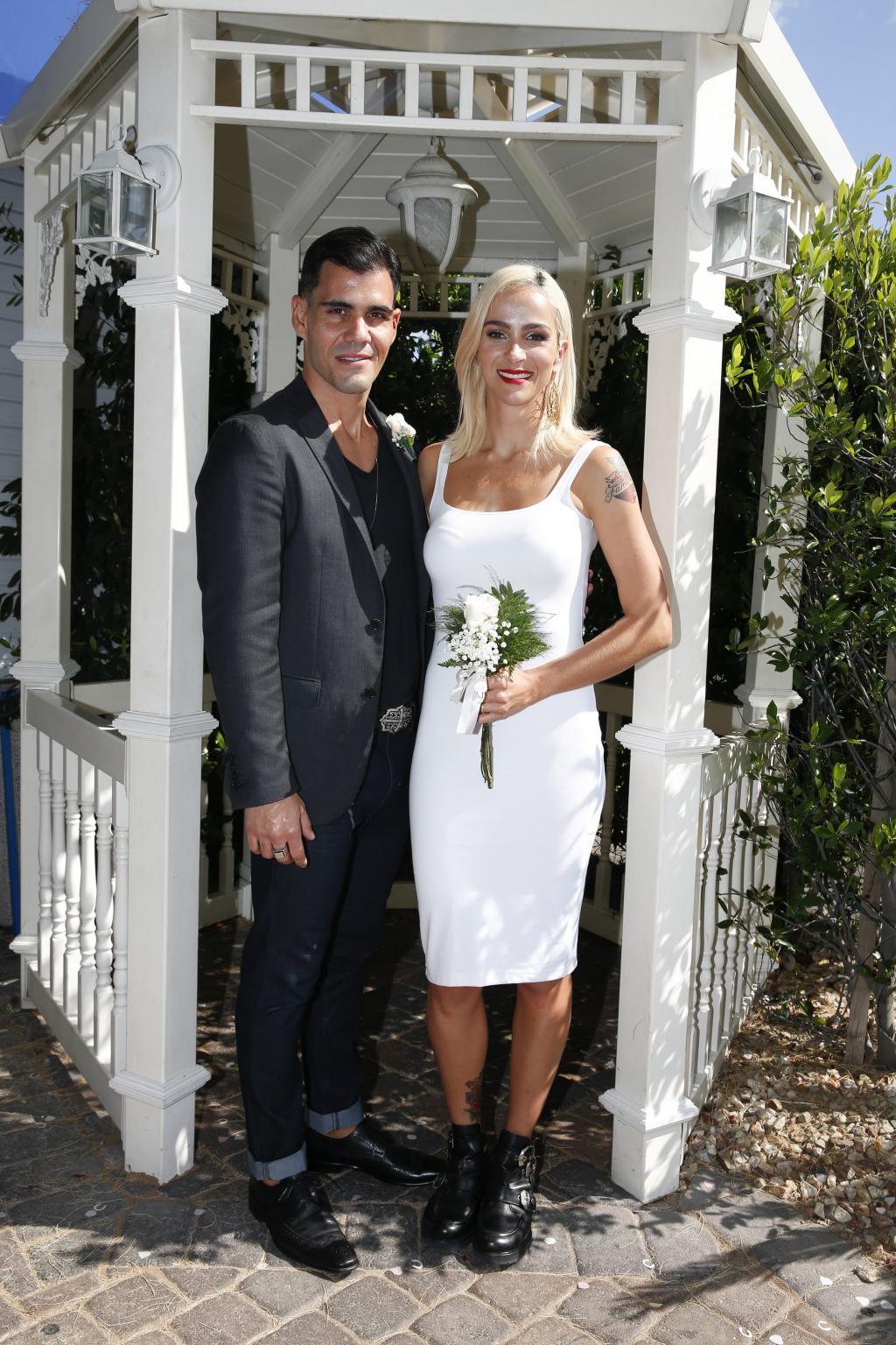 Juliano Cazarré e Letícia Bastos renovam votos de casamento