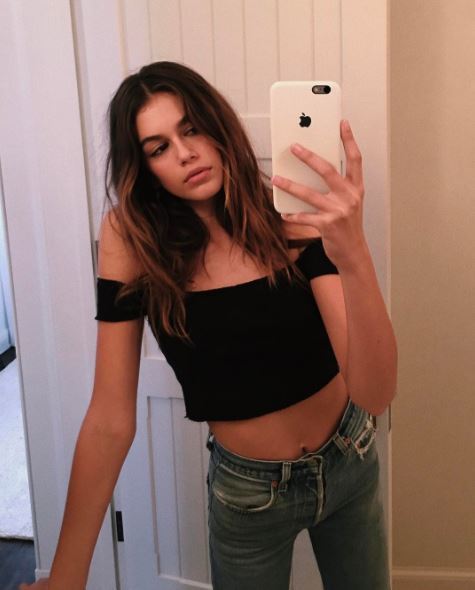 O estilo de Kaia Gerber, da filha de Cindy Crawford, no instagram