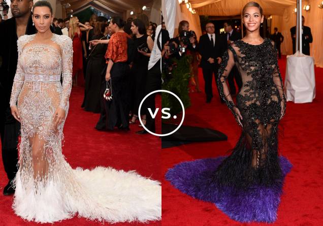 <strong>Kim Kardashian</strong> e <strong>Beyoncé</strong>. A socialite deve ter se inspirado na cantora pop quando foi escolher o look para o baile do Metropolitan Museum of Art em 2015. Kim posou para os flashes a bordo de vestido de mangas compridas com transparências e cauda com plumas da grife <strong>Roberto Cavalli</strong>. O modelo é muito parecido com o <strong>Givenchy</strong> desfilado por Beyoncé no mesmo evento três anos antes. <strong>Kim Kardashian</strong> e <strong>Beyoncé</strong>. A socialite deve ter se inspirado na cantora pop quando foi escolher o look para o baile do Metropolitan Museum of Art em 2015. Kim posou para os flashes a bordo de vestido de mangas compridas com transparências e cauda com plumas da grife <strong>Roberto Cavalli</strong>. O modelo é muito parecido com o <strong>Givenchy</strong> desfilado por Beyoncé no mesmo evento três anos antes.