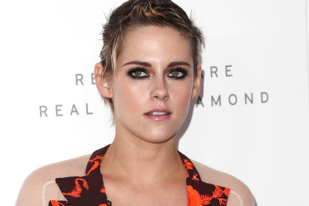 O que o sutiã da Kristen Stewart diz sobre os tempos atuais