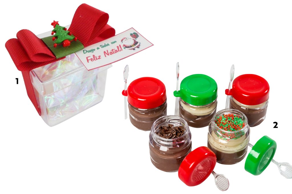Caixa acrílica com amêndoas e potinhos com brigadeiros de colher - ideias de lembrancinhas de Natal
