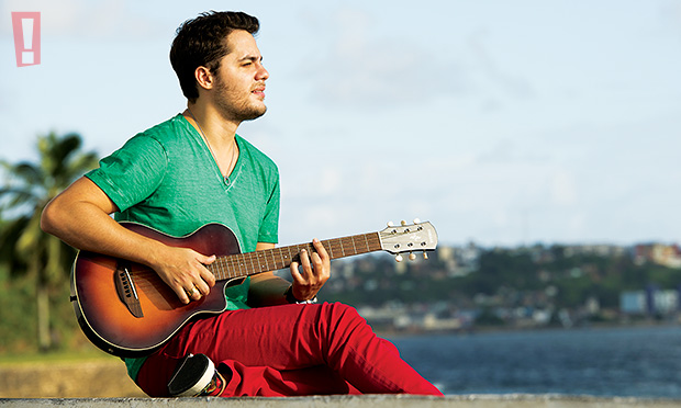 Foco na folia! Levi Lima conta que superou timidez: “Chorava no quarto antes de subir ao palco”