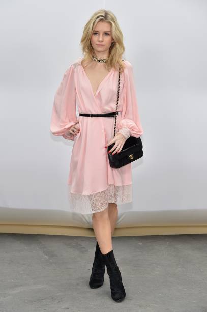 Lottie Moss no desfile da Chanel