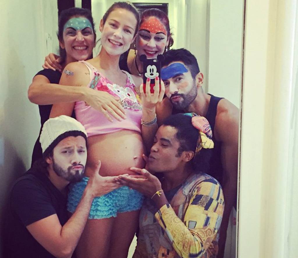 Reprodução/Instagram Luana Piovani e colegas de elenco