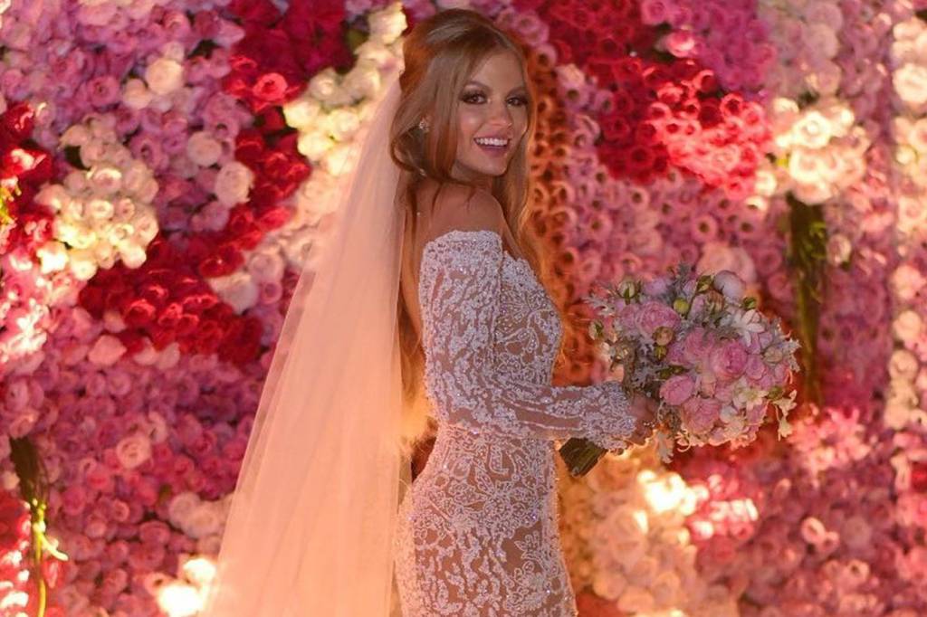 Luísa Sonza revela corte por causa do peso do vestido