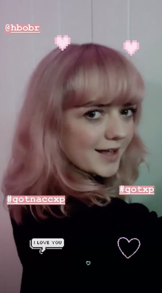 Maisie Williams cabelo rosa