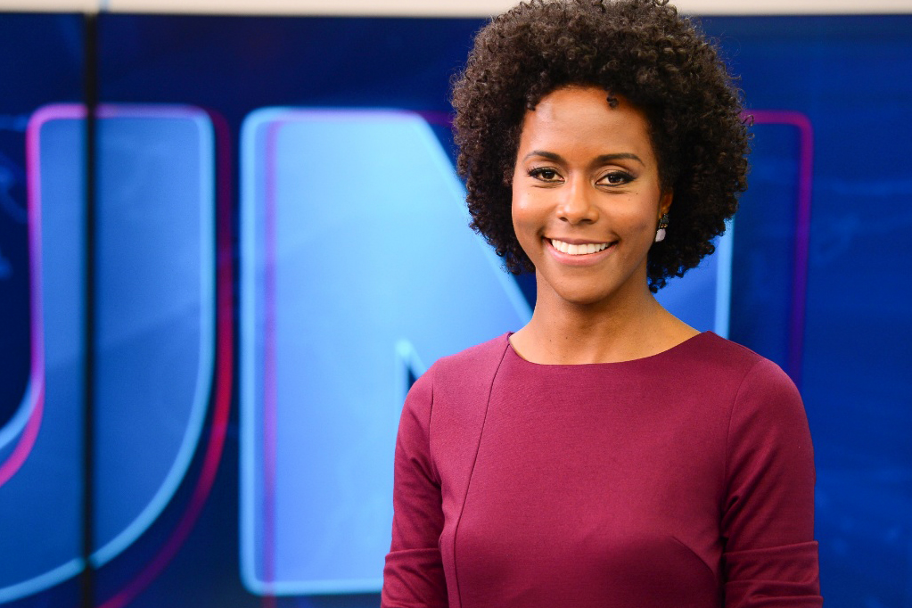 Réu absolvido em episódio de racismo processa Maju Coutinho e Globo