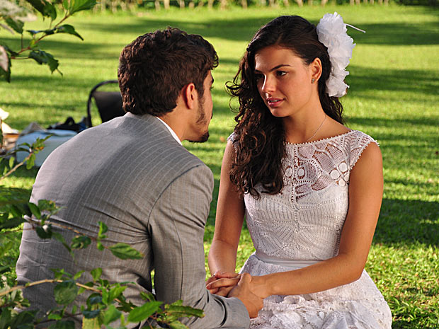 Casamento Marcela (Isis Valverde) e Edgar (Caio Castro) na novela Ti Ti Ti