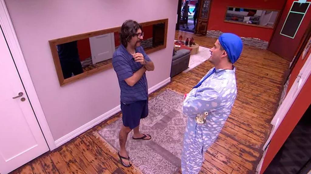 marcos-com-pijama-ridiculo-bbb17 marcos-com-pijama-ridiculo-bbb17