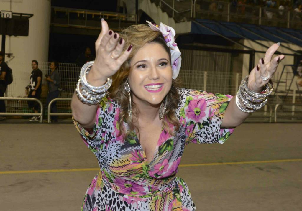 Maria Rita se emociona durante ensaio da Vai-Vai