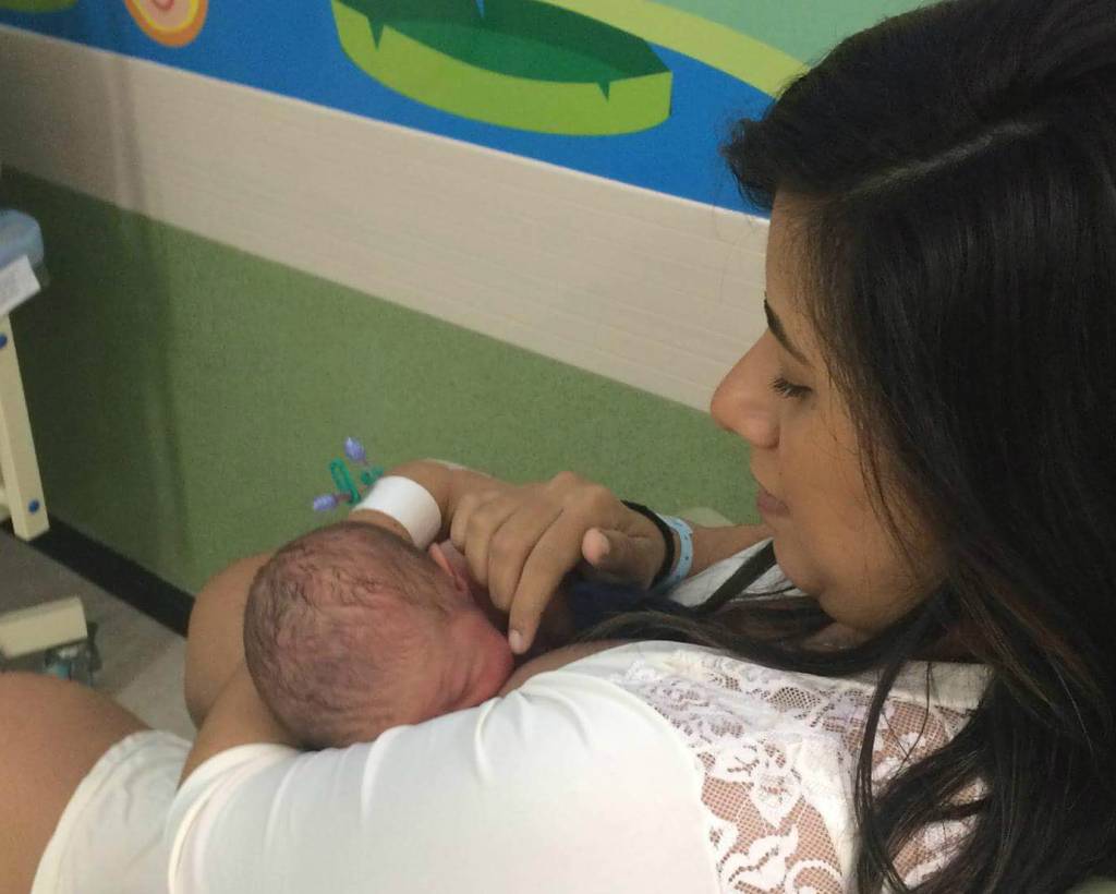 Mariana teve ajuda de uma pediatra para amamentar o filho Bernardo