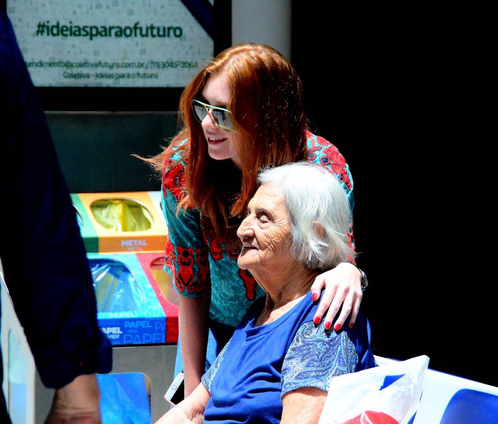 Marina Ruy Barbosa no aeroporto