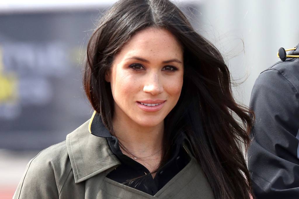 Meghan Markle “se disfarça” e anda pelas ruas de Londres anonimamente
