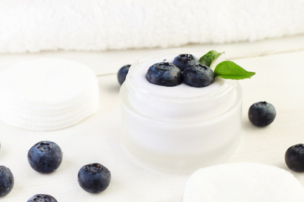 Melhores ativos naturais para pele oleosa - mirtilo