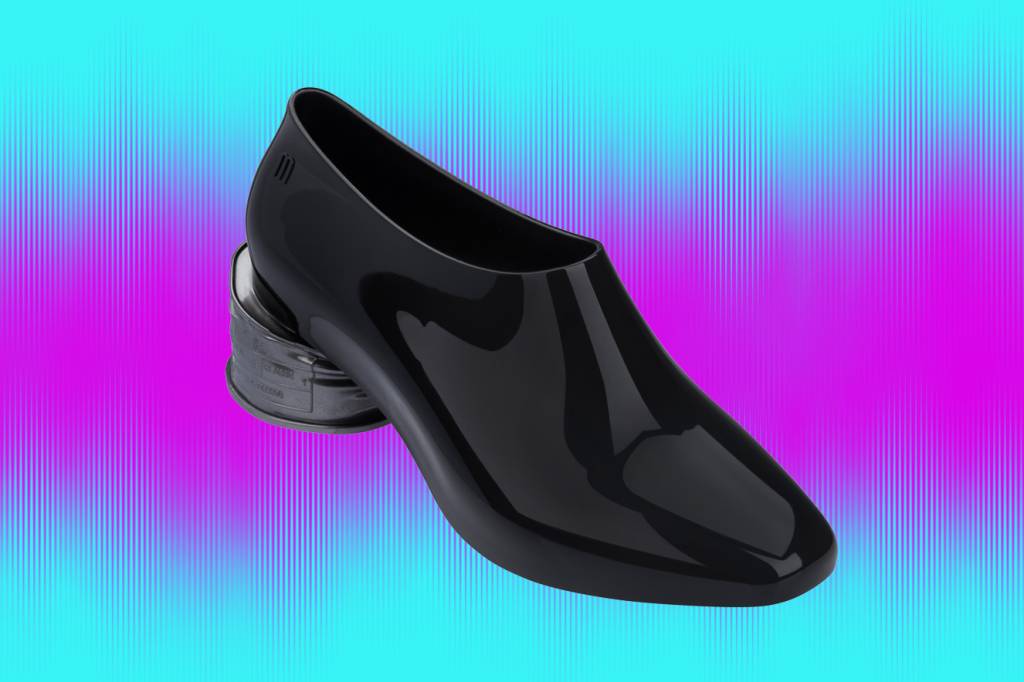 Melissa lançou sapatos e bolsas em formato de lata e eles são incríveis