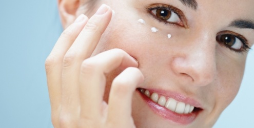 Veja tratamentos e produtos para acabar com as olheiras Veja tratamentos e produtos para acabar com as olheiras