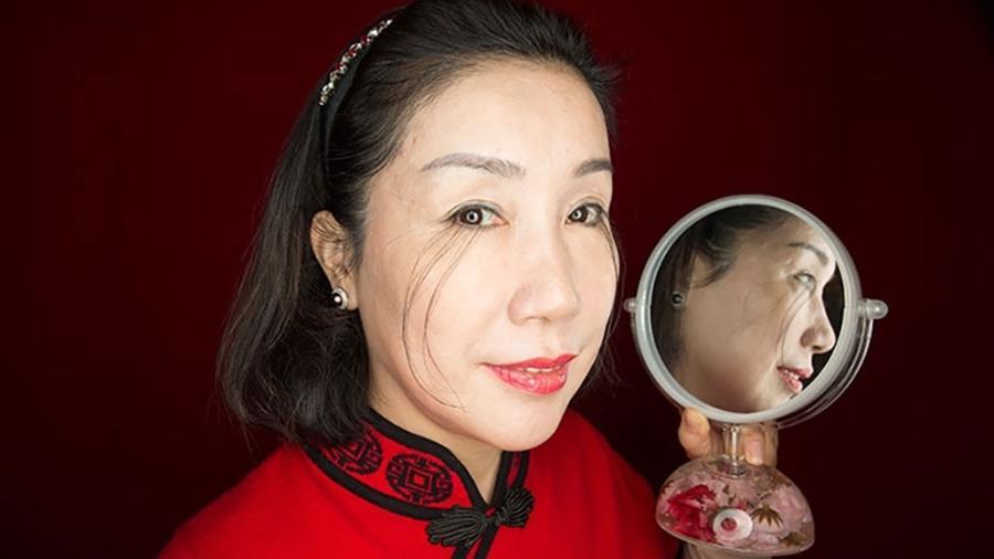 Chinesa com os maiores cílios do mundo entra no Guinness Book