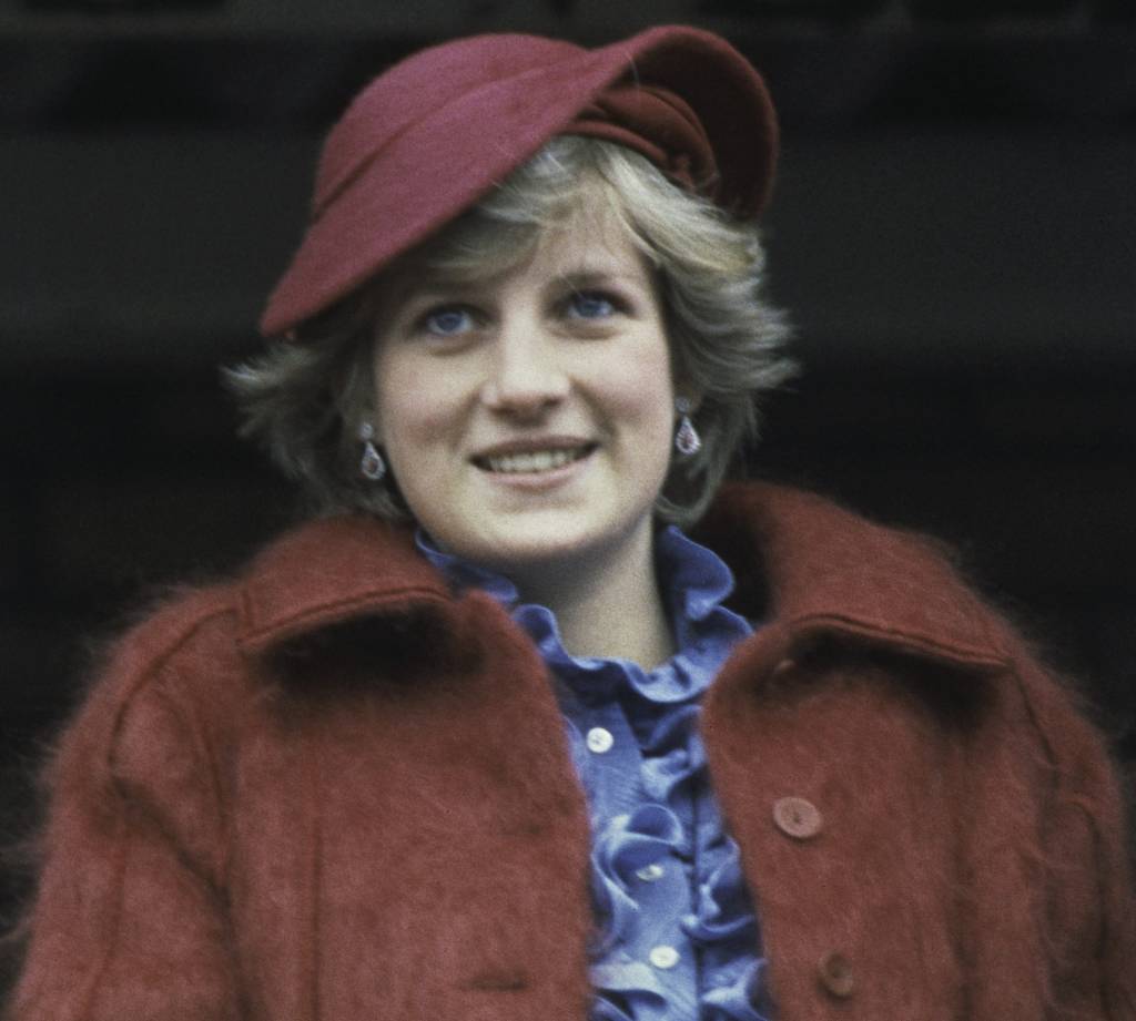 Kristen Stewart surge como princesa Diana e ficou idêntica. Veja a foto