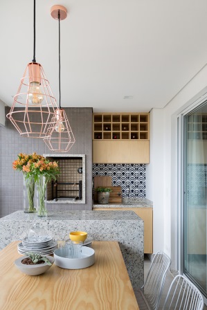 Churrasco no apê: um guia completo para ter uma churrasqueira na varanda