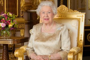Protocolos da família real britânica – esmalte – Rainha Elizabeth II