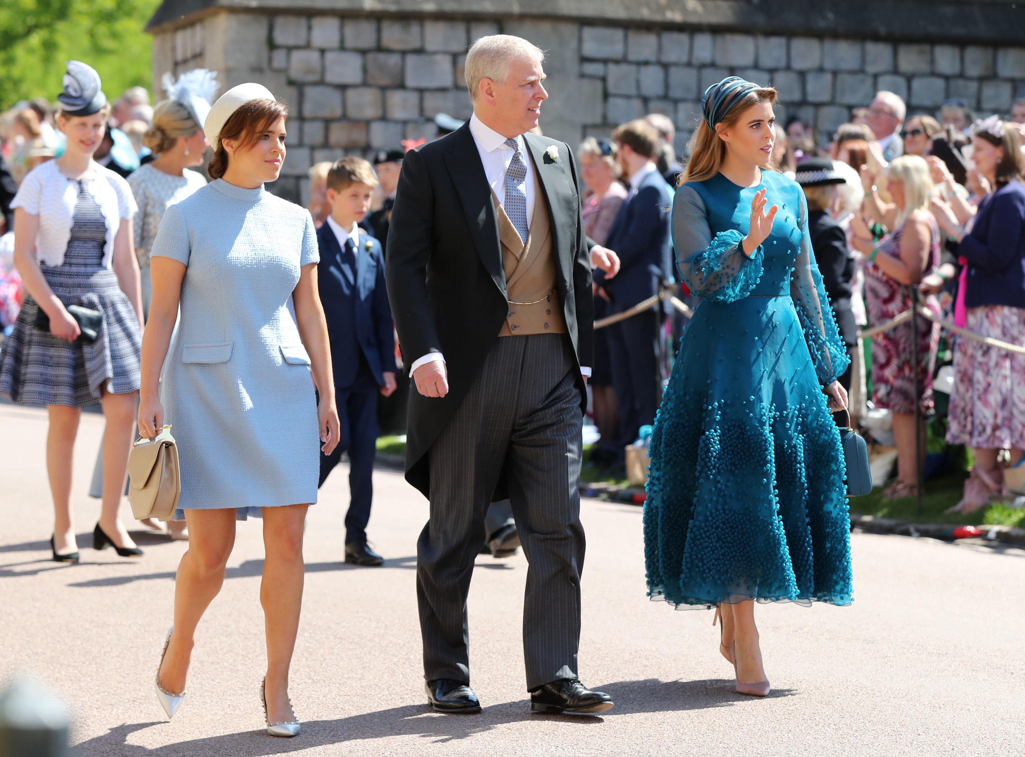 Protocolos da família real britânica – comprimento da saia Protocolos da família real britânica - comprimento da saia