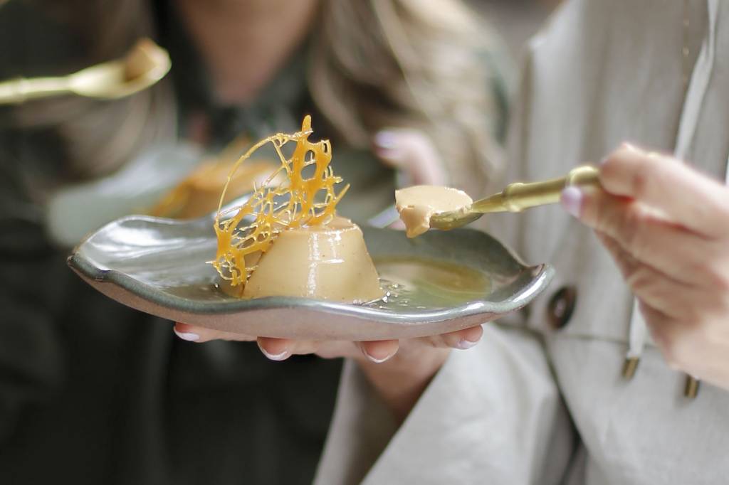 Pudim de caramelo com fava de aridan