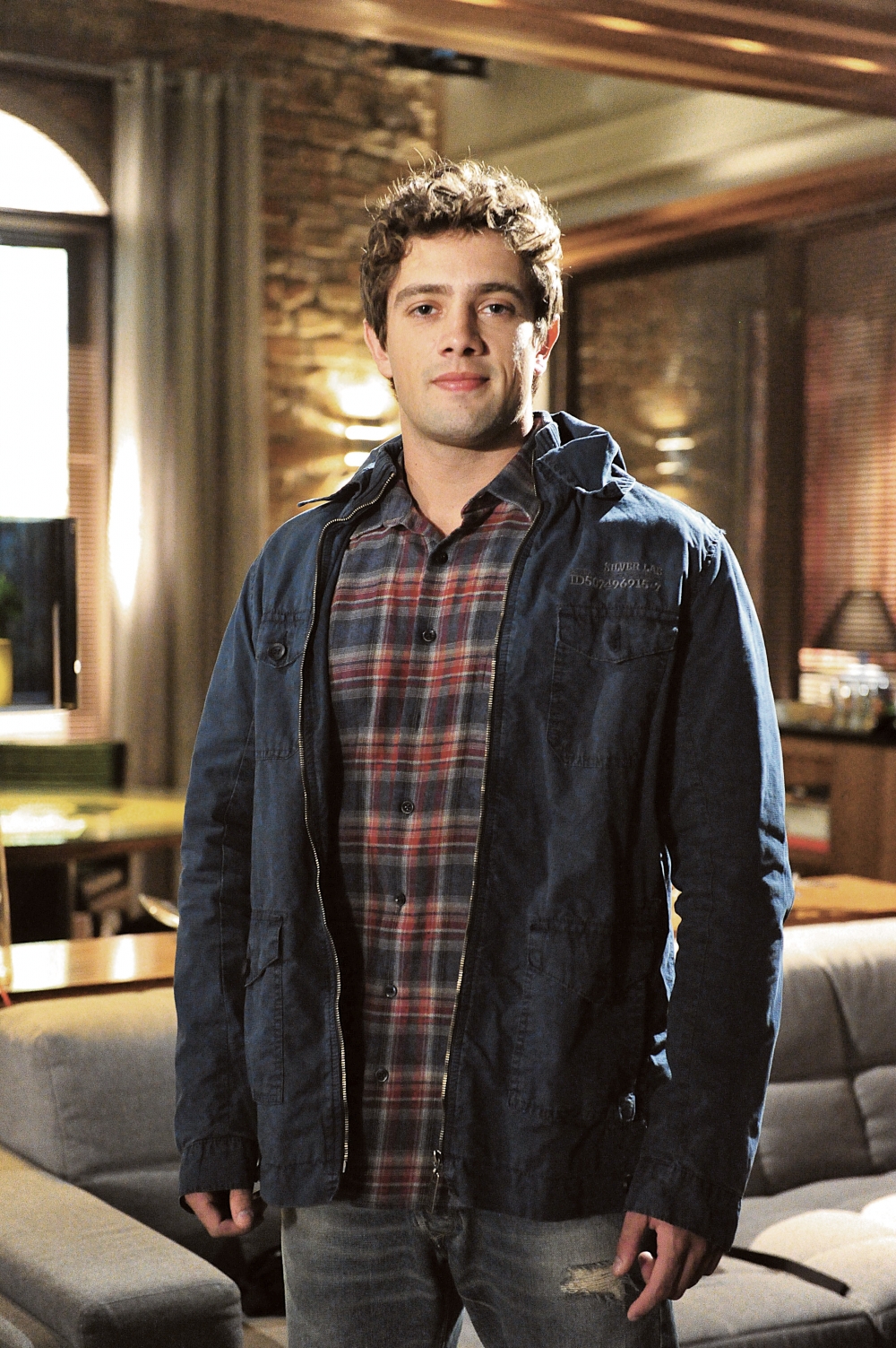 A Vida da Gente: Rodrigo perde Ana e Manu de vez e passa a beber