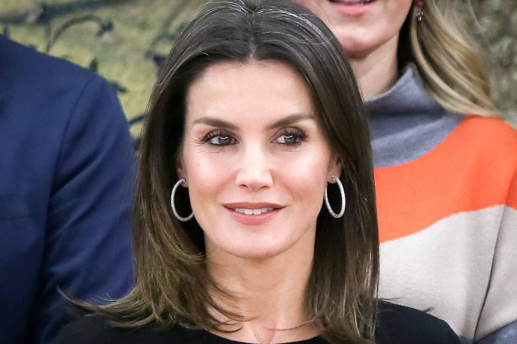 A Rainha Letizia usou um macacão vestido da Zara que é a coisa mais chique