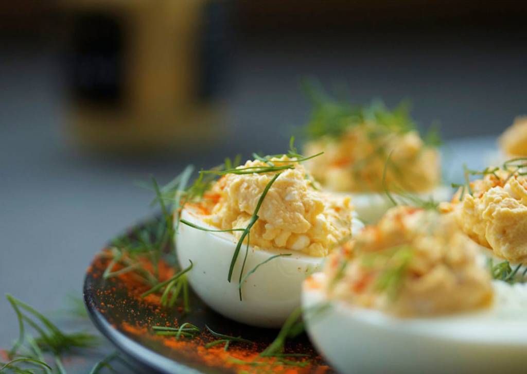 4 receitas rápidas para aqueles dias em que você “só tem ovos” em casa