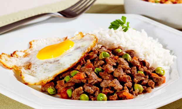 Picadinho. Carne picadinha, com um ovo frito daqueles (com bastante óleo, de preferência), banana e arroz é, praticamente, a santa ceia do dia a dia paulistano. Onde quer que você vá - do boteco ao restaurante chique dos Jardins -, sempre haverá um picadinho esperando por você.