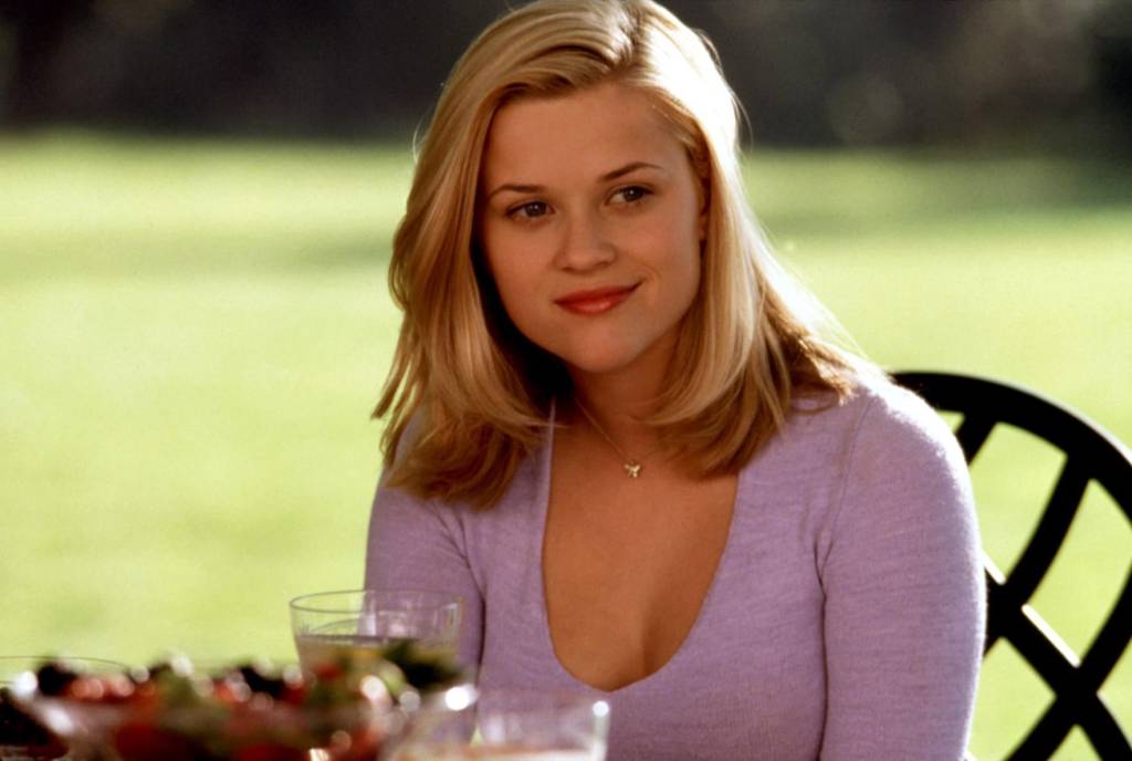 Reese Witherspoon cortou os cabelos como nesse filme clássico dos anos 90