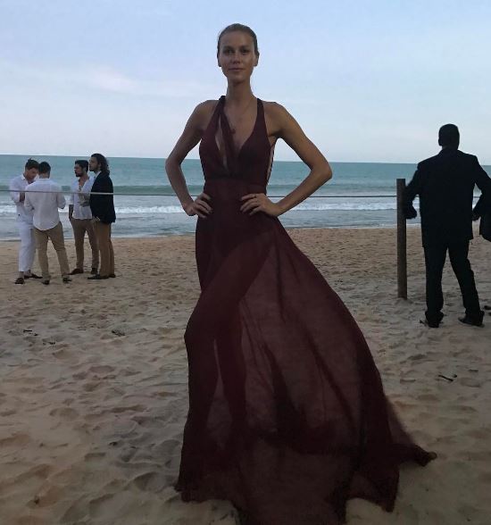 <strong>Renata Kuerten</strong> veste<strong> Lethicia Bronstein</strong> <strong>Renata Kuerten</strong> veste<strong> Lethicia Bronstein</strong>