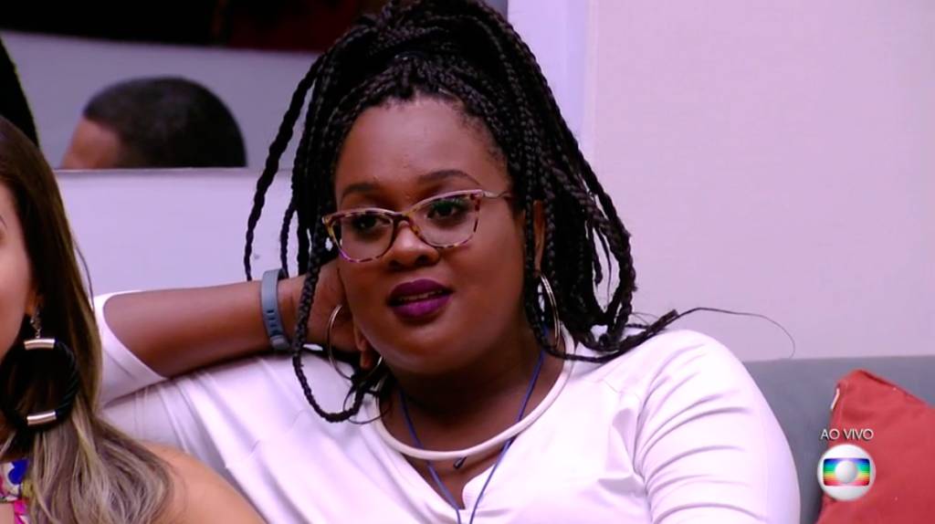 roberta-recebe-noticia-pulseira-bbb17 roberta-recebe-noticia-pulseira-bbb17