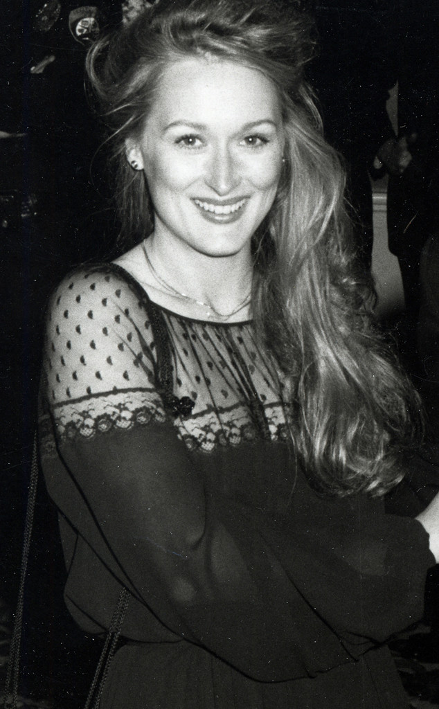Na 51ª edição do Oscar, em 1979, Meryl Streep usou seus longos e loiros fios jogados para um lado e com ondas. Na 51ª edição do Oscar, em 1979, Meryl Streep usou seus longos e loiros fios jogados para um lado e com ondas.