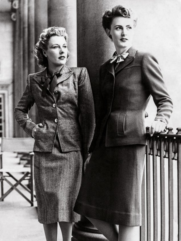 Modelos da década de 1940, com paletós de bolso chapado.