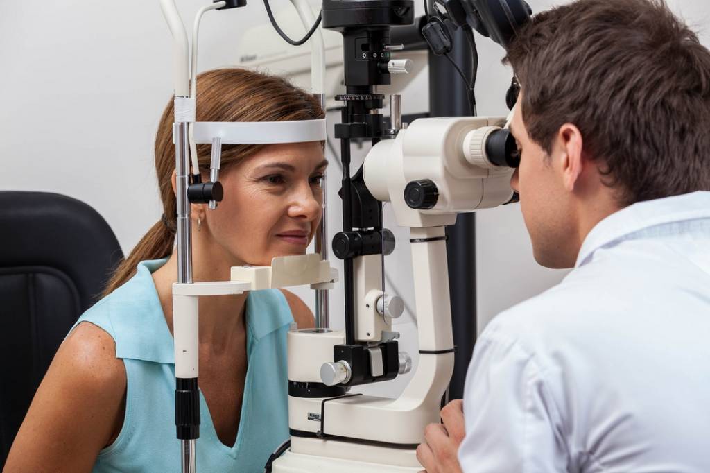 Ophthalmologist doing studies