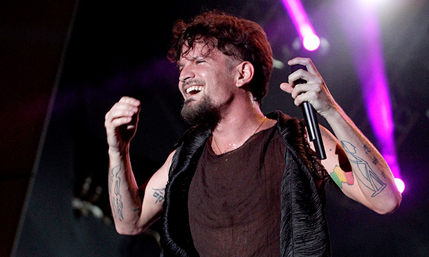 Saulo inova em sua primeira apresentação solo no Festival de Verão