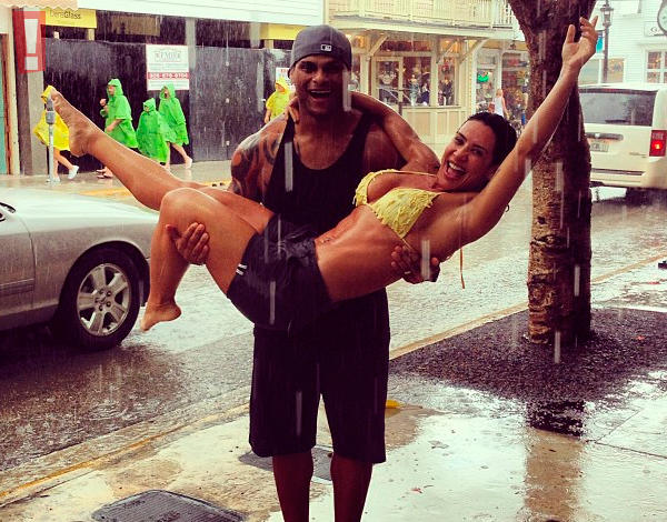 “Eu já perdoei o Tony muito antes”, diz Scheila Carvalho sobre traição do marido