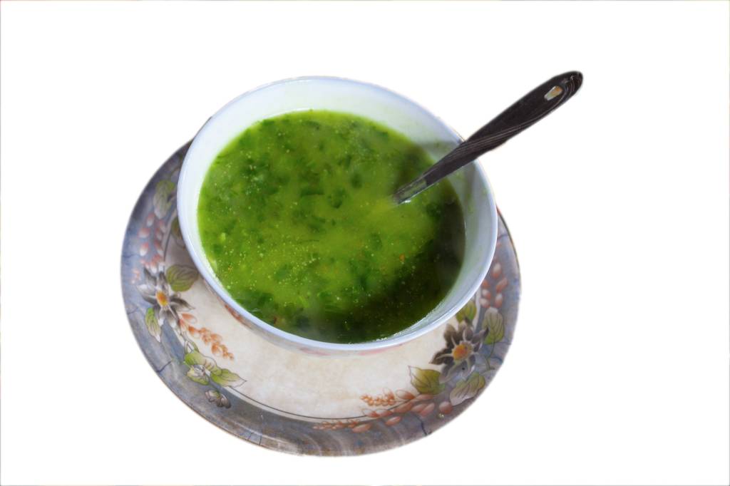 Sopa creme de ervilha com hortelã