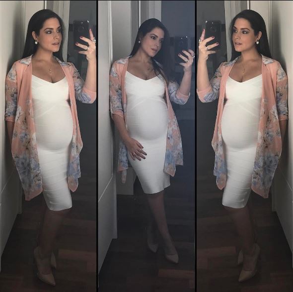 Mamãe fashionista sim! Com vestido Bandage<span> Le Rêve e kimono Forever 21, Thaía provou que grávidas podem usar branco e arrasar.</span> Mamãe fashionista sim! Com vestido Bandage<span> Le Rêve e kimono Forever 21, Thaía provou que grávidas podem usar branco e arrasar.</span>