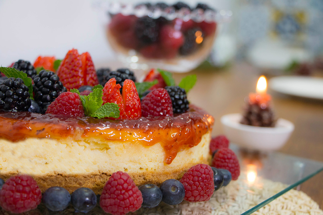 cheesecake-de-ricota-fresca-tirolez-com-calda-de-frutas-vermelhas cheesecake-de-ricota-fresca-tirolez-com-calda-de-frutas-vermelhas