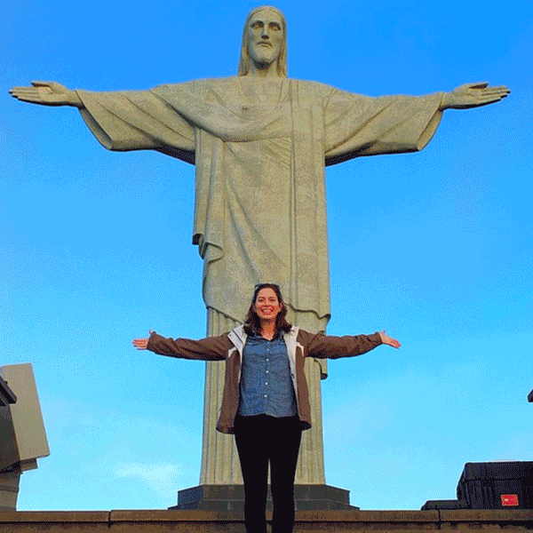 Reprodução/Instagram @findingfoshee, @scifelli, @pepe.olive, @marcovasquez11 e @riios95 Turistas no Cristo Redentor (Rio de Janeiro, Brasil)