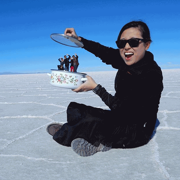 Reprodução/Instagram @cecileiran, @kikauemura, @salmarschettert e @gabimourisco Turistas no Salar do Uyuni (Bolívia)